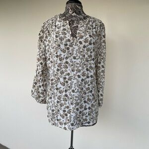 White blouse with gold floral design by Fun2Fun size XL
